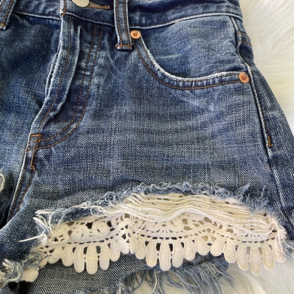 We the Free - Denim button-fly cut-off Avery shorts - size 24 - Picture 2 of 8